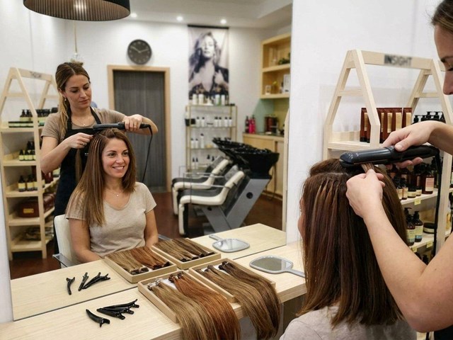 Elígenos para ponerte extensiones de cabello en Narón