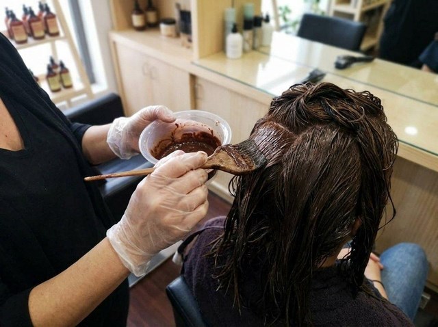 Servicio de coloración y cambio de look en Narón - Imagen 1